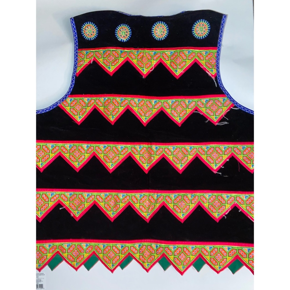 Vest - Picture 2 of 2